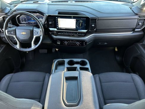 Used 2022 Chevrolet Silverado 1500 LT AWD/4WD image 20