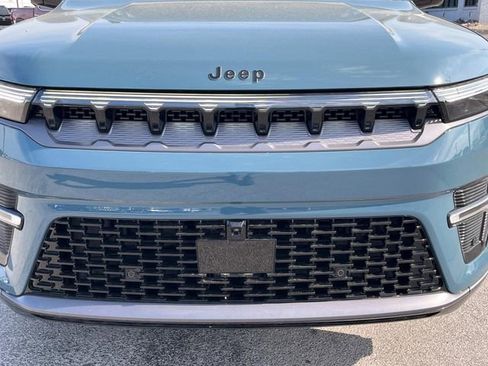 New 2026 Jeep Grand Wagoneer Limited AWD/4WD image 12