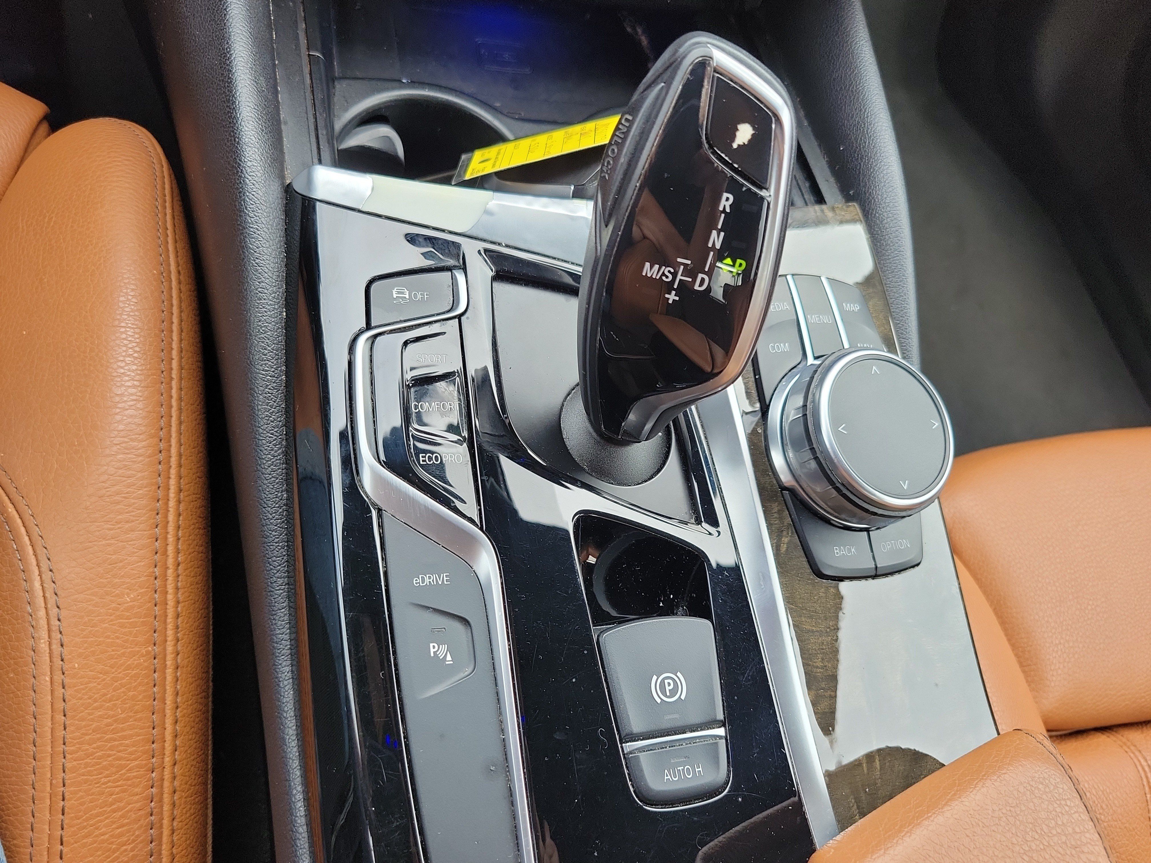 Used 2018 BMW 530e w/ Premium Package 2 RWD image 30