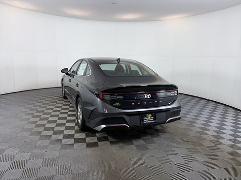 Used 2025 Hyundai Sonata SE image 8