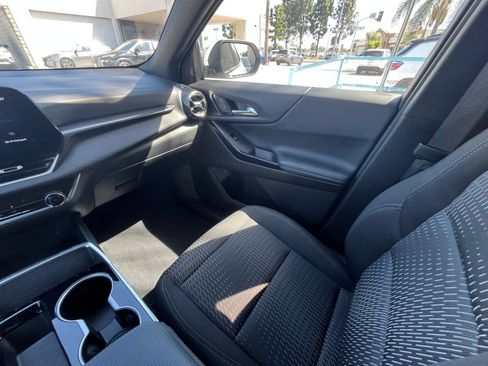 Used 2025 Chevrolet Equinox LT FWD image 31