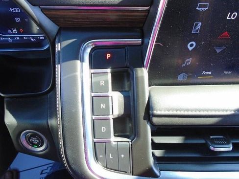 Used 2022 Chevrolet Suburban High Country w/ Max Trailering Package AWD/4WD image 10
