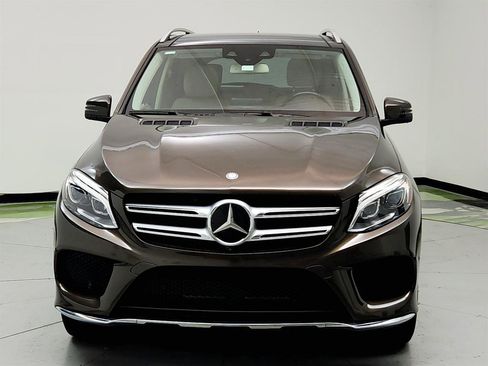 Used 2017 Mercedes-Benz GLE 400 4MATIC image 2