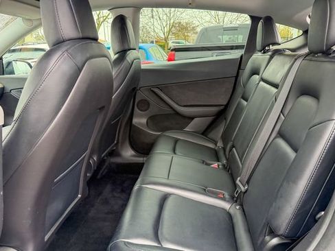 Used 2021 Tesla Model Y Long Range image 35