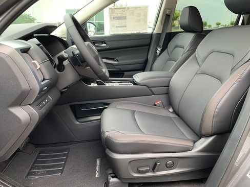 New 2026 Nissan Pathfinder SL FWD image 19