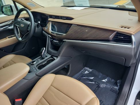 Used 2023 Cadillac XT6 Premium Luxury w/ Platinum Package AWD/4WD image 11