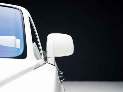 Used 2013 Rolls-Royce Phantom Drophead Coupe image 18