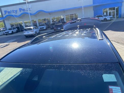 Used 2022 GMC Acadia SLE w/ Driver Convenience Package image 28