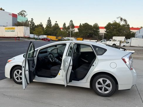 Used 2015 Toyota Prius Two FWD image 16