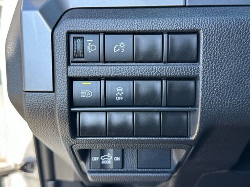 Used 2024 Toyota Tacoma SR5 AWD/4WD image 33