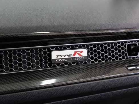 Used 2025 Honda Civic Type R image 23