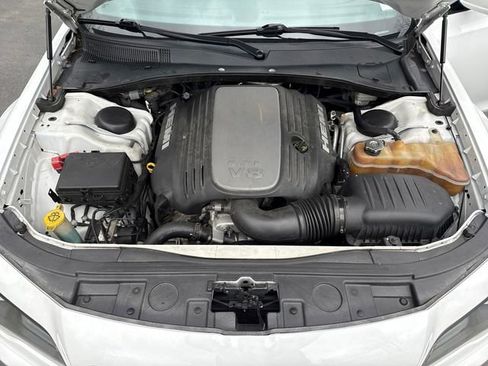 Used 2014 Chrysler 300 S image 28