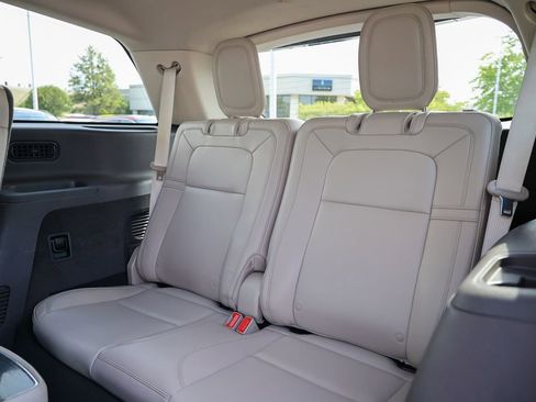 Used 2022 Lincoln Aviator Reserve w/ Equipment Group 201A AWD/4WD image 36