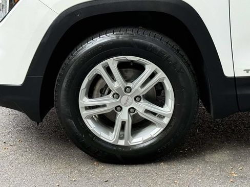 Certified 2023 GMC Terrain SLE w/ LPO, Floor Liner Package AWD/4WD image 8