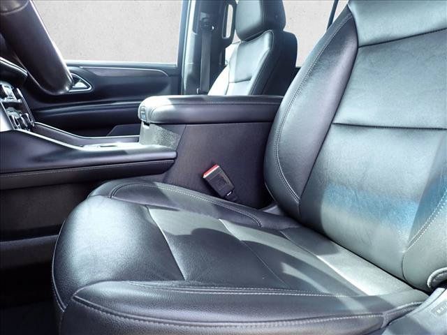 Used 2021 Chevrolet Suburban LT AWD/4WD image 16