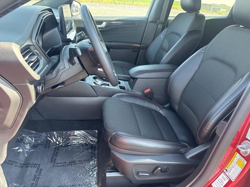 Used 2026 Ford Escape ST-Line w/ Tech Pack #1 AWD/4WD image 3