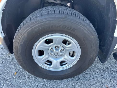 Certified 2024 Nissan Frontier S image 12