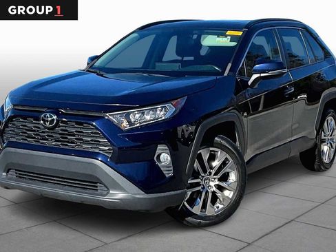 Used 2021 Toyota RAV4 XLE Premium image 1