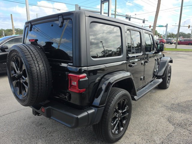 Used 2021 Jeep Wrangler Unlimited Sahara AWD/4WD image 5