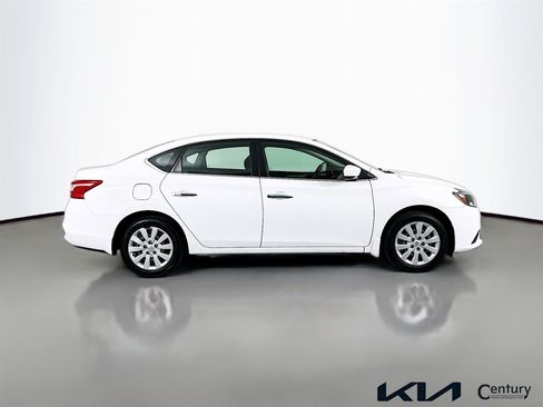 Used 2017 Nissan Sentra S image 4