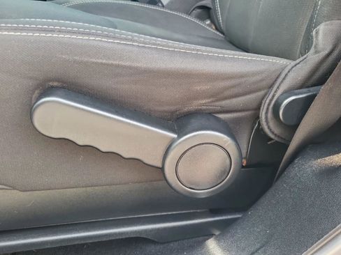 Used 2017 Jeep Wrangler Sahara w/ Connectivity Group image 12