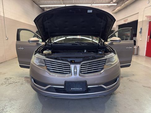 Used 2016 Lincoln MKX Reserve w/ Climate Package AWD/4WD image 8