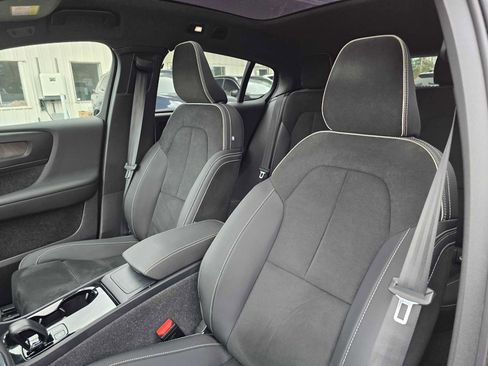 Certified 2023 Volvo C40 P8 Recharge Ultimate w/ Protection Package Premier image 21