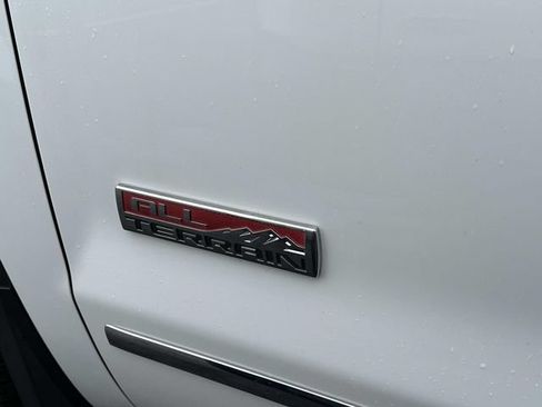 Used 2016 GMC Sierra 1500 SLT w/ All-Terrain Package AWD/4WD image 6