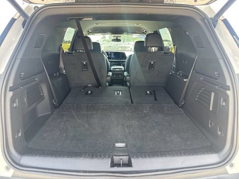 Used 2026 Chevrolet Traverse LT FWD image 12