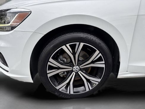 Used 2021 Volkswagen Passat 2.0T SE image 32