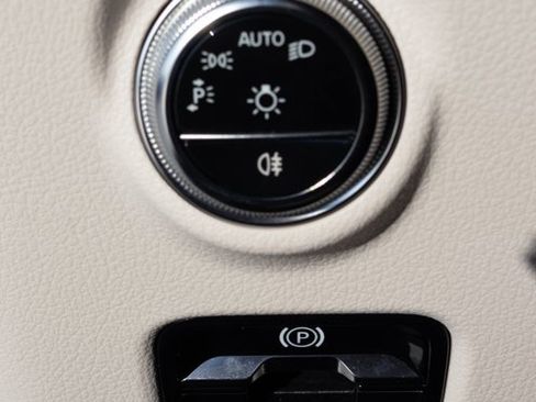 Certified 2026 Mercedes-Benz CLE 300 4MATIC Cabriolet image 13