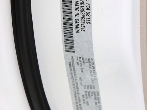 Used 2023 Chrysler Pacifica Touring-L FWD image 33