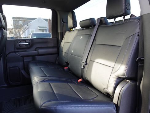 Used 2025 Chevrolet Silverado 2500 Custom w/ Custom Value Package image 19