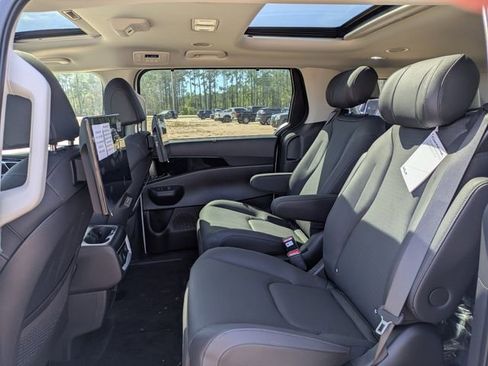 New 2026 Kia Carnival SX Prestige image 14