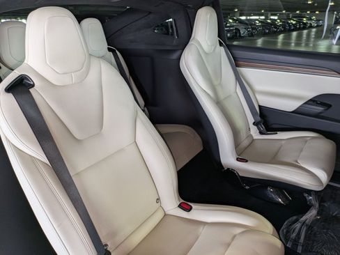 Used 2023 Tesla Model X AWD/4WD image 21