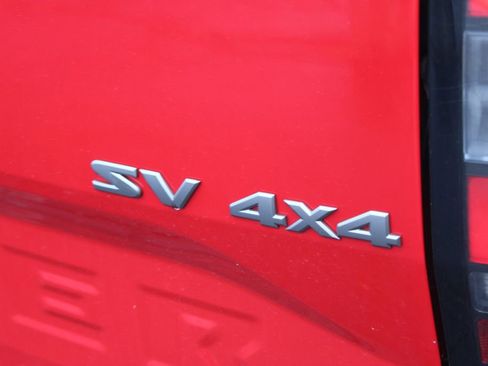 Used 2024 Nissan Frontier SV image 13