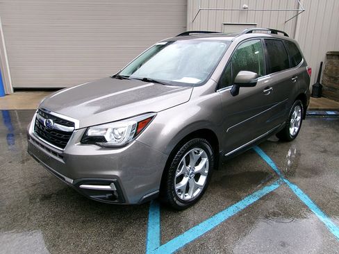 Used 2017 Subaru Forester 2.5i Touring AWD/4WD image 1