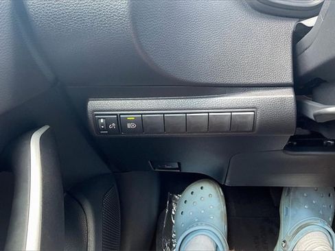 Used 2025 Toyota Corolla SE image 33