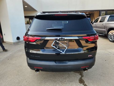 Used 2023 Chevrolet Traverse RS FWD image 5