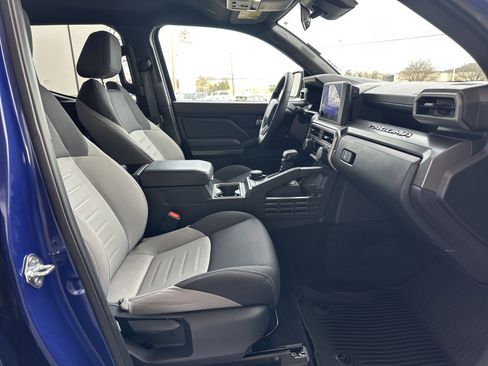 Certified 2025 Toyota Tacoma TRD Off-Road image 13