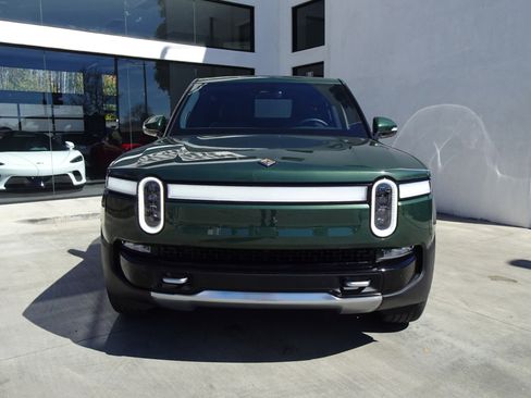 Used 2023 Rivian R1T Adventure image 3