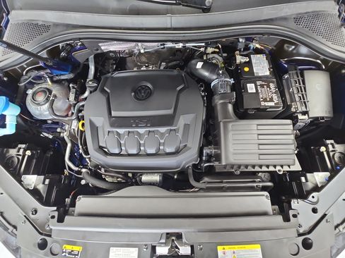 Used 2023 Volkswagen Tiguan SE w/ Panoramic Sunroof Package FWD image 31