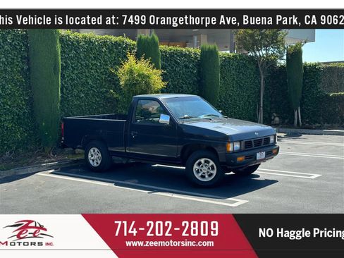 Used 1995 Nissan Pickup 2WD Regular Cab image 2
