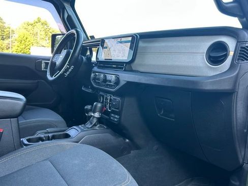 Used 2024 Jeep Wrangler Unlimited w/ Convenience Group AWD/4WD image 45