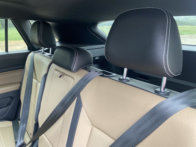Used 2021 Volkswagen Atlas Cross Sport SE w/ Panoramic Sunroof Package FWD image 12