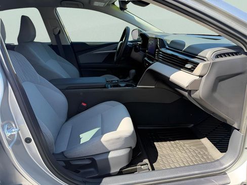 Used 2025 Toyota Camry LE image 12