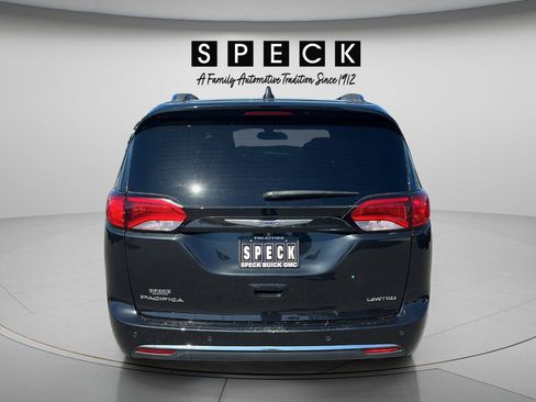 Used 2018 Chrysler Pacifica Limited FWD image 4