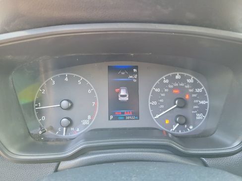 Used 2024 Toyota Corolla Cross LE w/ Moonroof Package FWD image 26