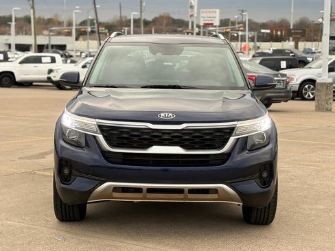 Used 2021 Kia Seltos EX image 4