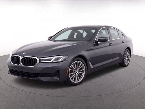 Used 2023 BMW 530i w/ Premium Package RWD image 7